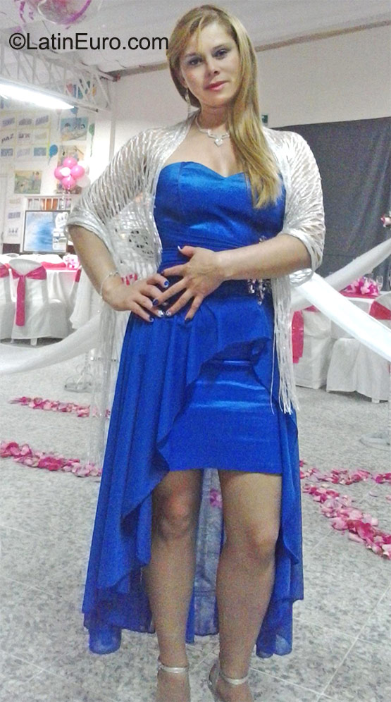 Date this good-looking Colombia girl Luz from Bogota CO17938