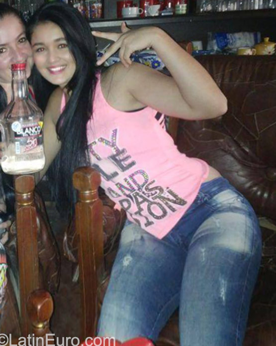 Date this hot Colombia girl Mary from Cali CO17946