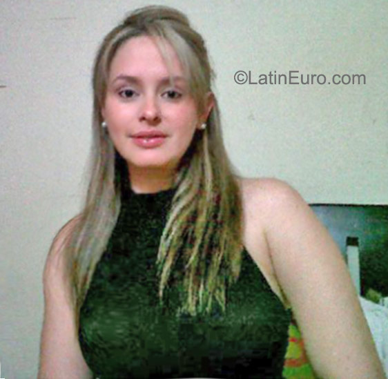 Date this foxy Colombia girl Adriana from Bogota CO17956