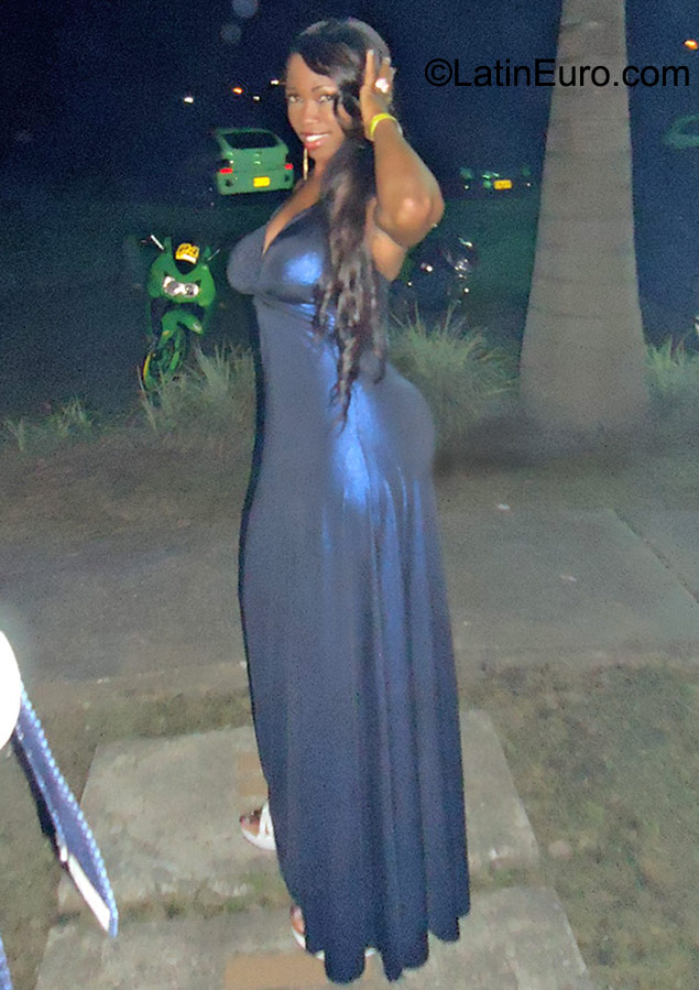 Date this foxy Colombia girl Diana from Tulua CO17959