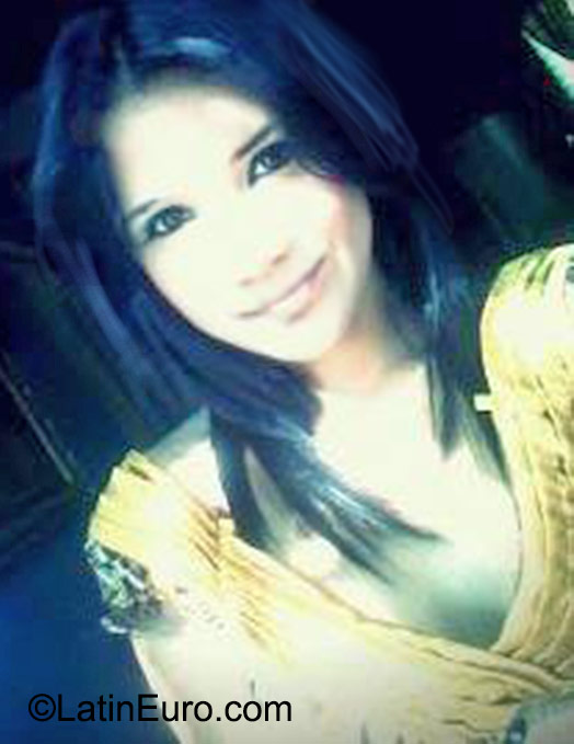 Date this delightful Venezuela girl Yinibeth from Caracas VE624