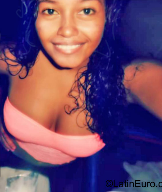 Date this athletic Colombia girl Fernanda from Bogota CO17995