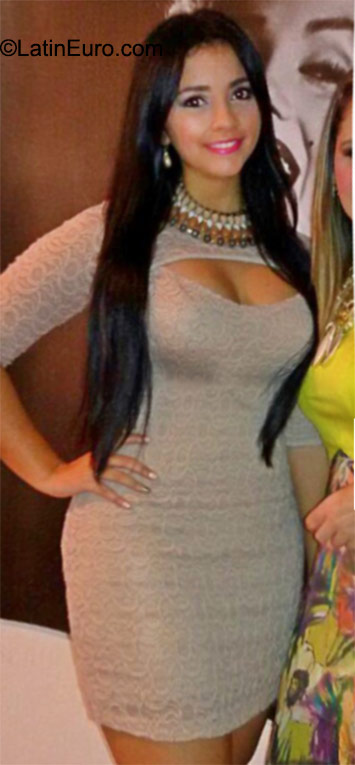 Date this voluptuous Colombia girl Jessica from Barranquilla CO18014