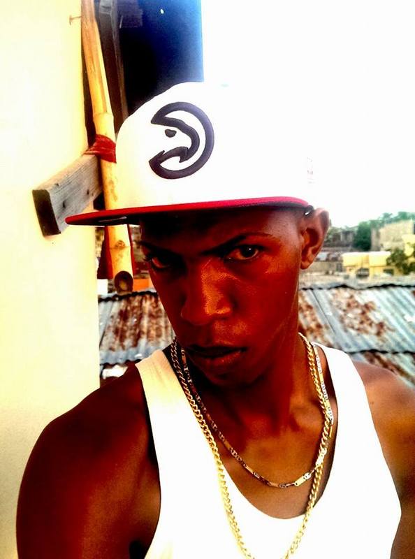 Date this funny Dominican Republic man Piter from Santo Domingo DO23263