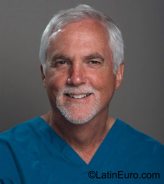 Date this funny United States man Docminican from Somersworth US16481