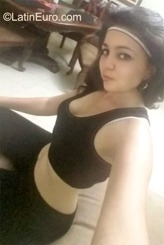 Date this sensual Honduras girl Paola from Comayagua HN1720