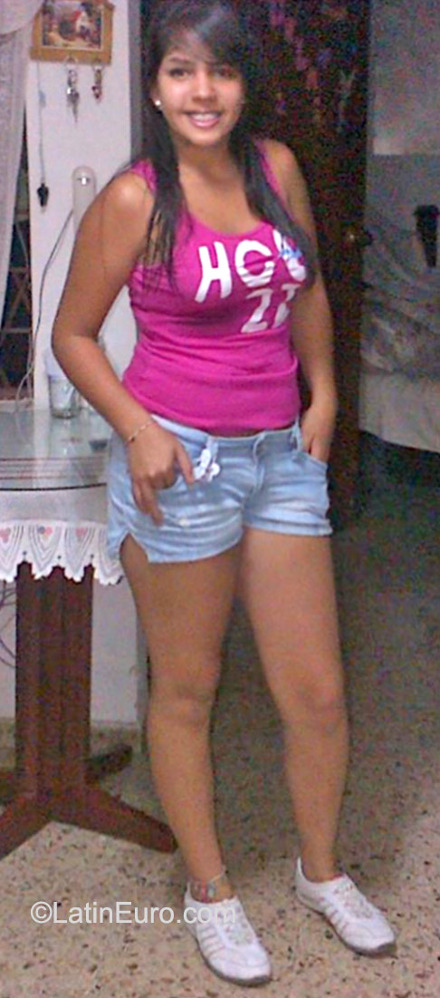 Date this georgeous Colombia girl Marcela from Jamundi CO18092