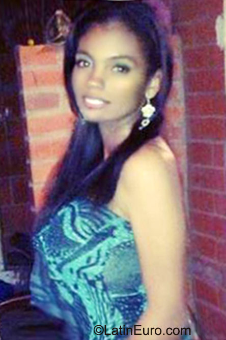 Date this sultry Colombia girl Kelly from Cali CO18133