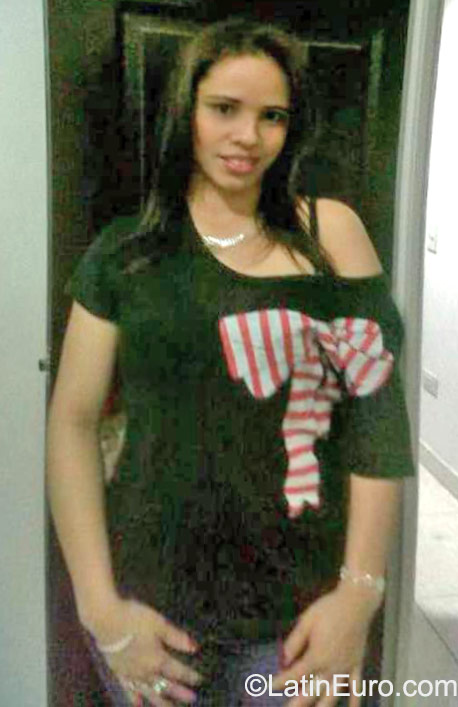 Date this stunning Colombia girl Ana Maria from Bogota CO18146