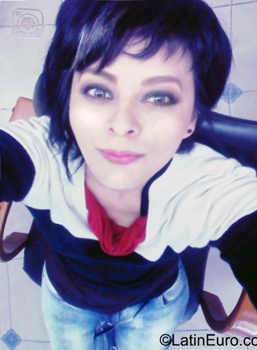 Date this athletic Mexico girl Lia from Mexico City MX1457