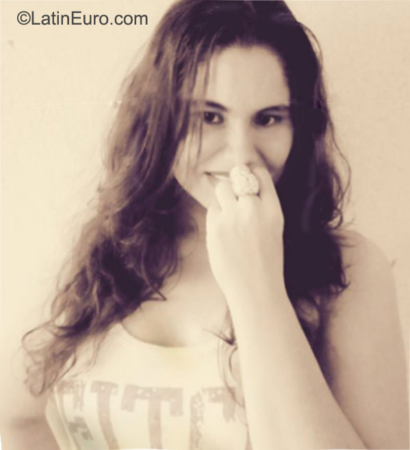 Date this happy Colombia girl Constansa from Villavicencio CO18173