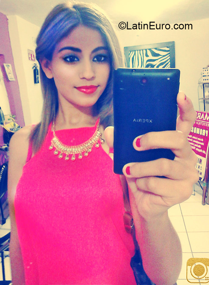 Date this pretty Mexico girl Judith from Durango MX1462