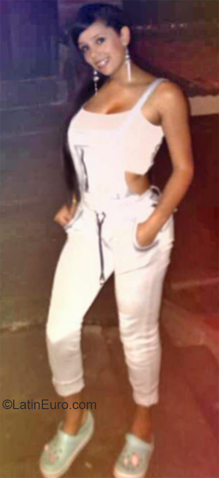 Date this exotic Colombia girl Elizabeth from Medellin CO18223