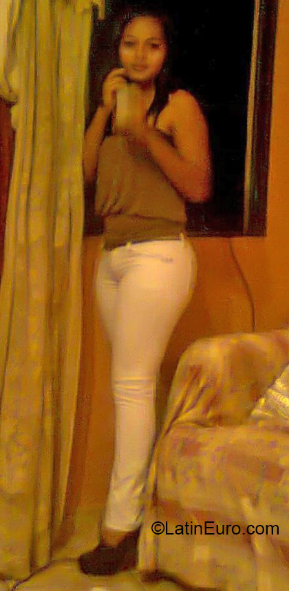 Date this tall Honduras girl Carolina from Comayagua HN1792