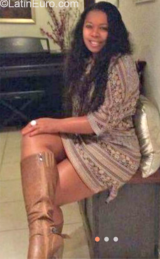 Date this gorgeous Switzerland girl Ana from Basel CH139