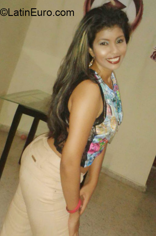 Date this georgeous Colombia girl Kelly from Barranquilla CO18247