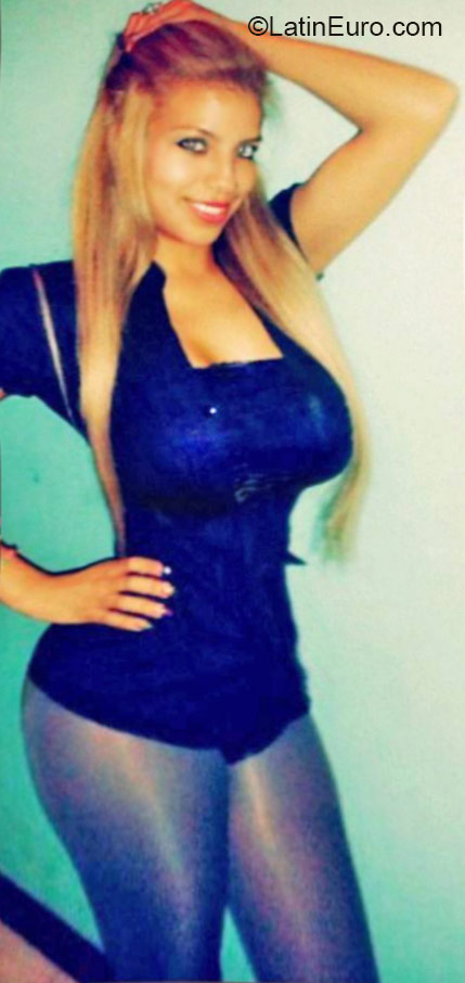 Date this charming Panama girl Johanny from Panama City PA750