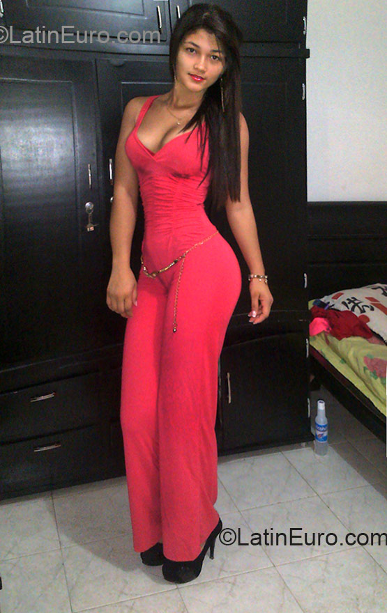 Date this funny Colombia girl Angelicia from Apartado CO18296