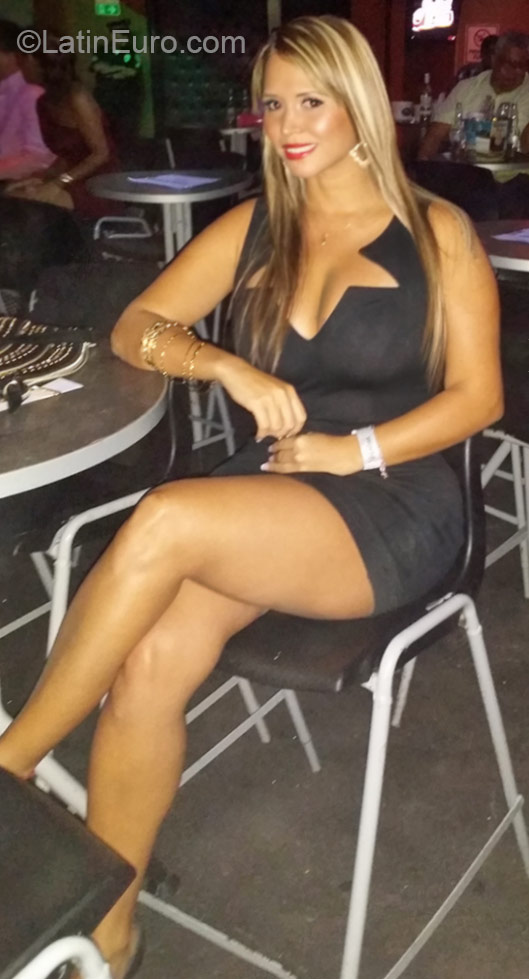 Date this stunning Colombia girl Tatiana from Cali CO18309