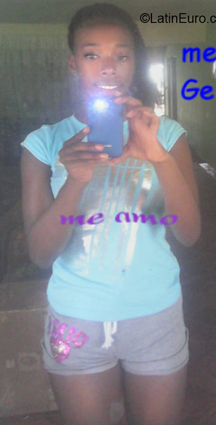 Date this fun Colombia girl Geidy from Cali CO18324