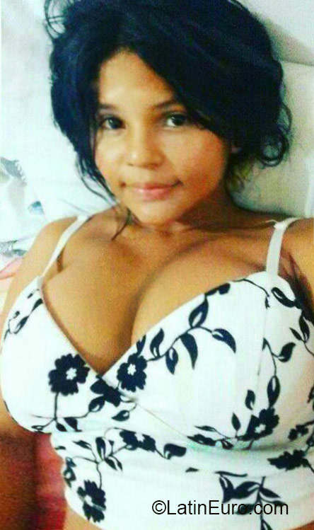 Date this georgeous Colombia girl BRENDA from Cartagena CO18327