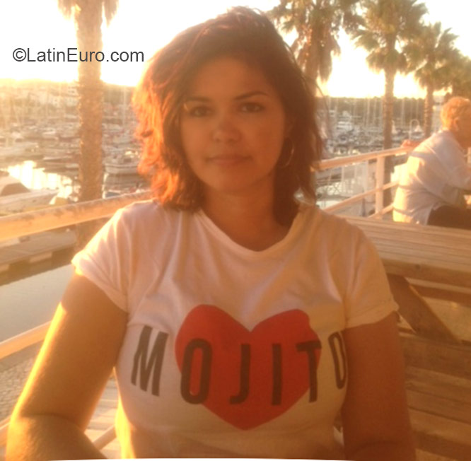 Date this foxy United Kingdom girl Miss from Guildford GB849