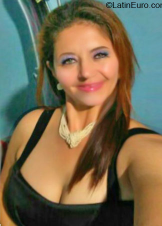 Date this delightful Honduras girl Yessy from Santa Barbara HN1868