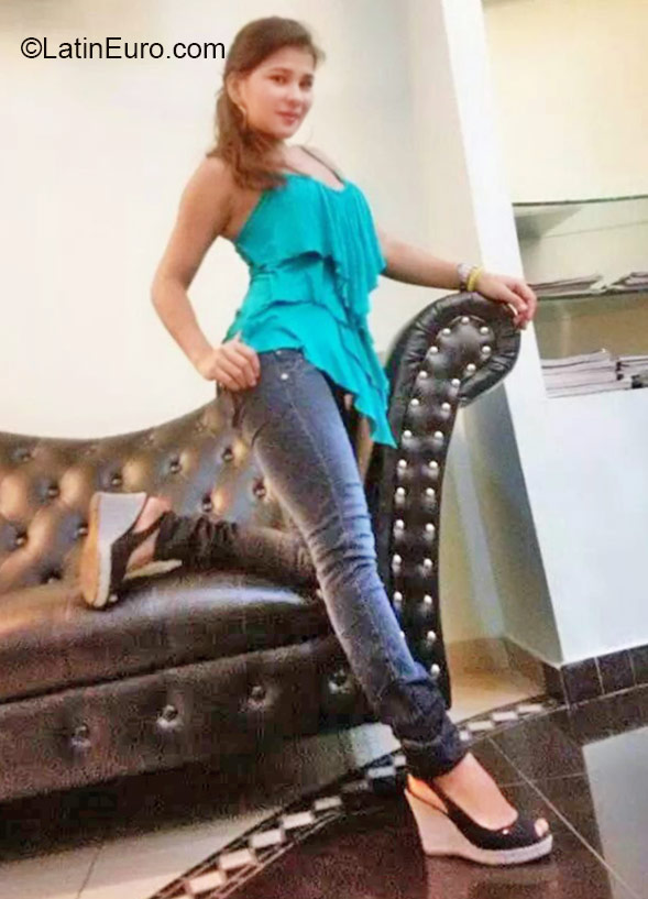Date this lovely Panama girl Yesi from Panama City PA800