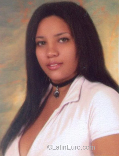 Date this cute Colombia girl Maryam from Cali CO18404
