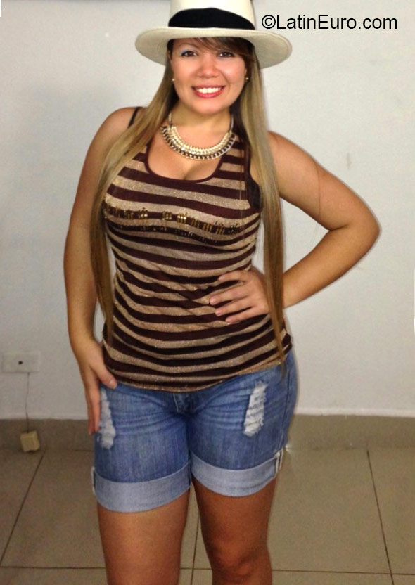 Date this foxy Panama girl Carmen from Panama City PA817