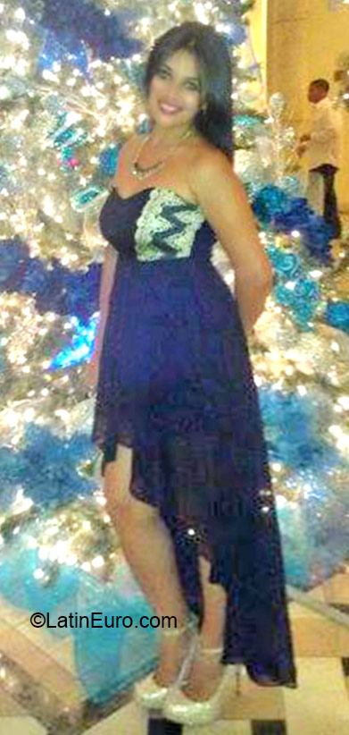 Date this sultry Honduras girl Nicole from Tegucigalpa HN1886