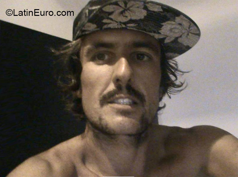 Date this foxy Mexico man Niko33 from Playa Del Carmen MX1470