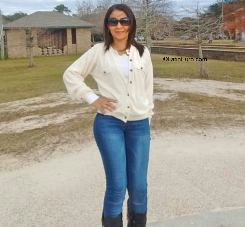 Date this funny Panama girl Catia from David PA835