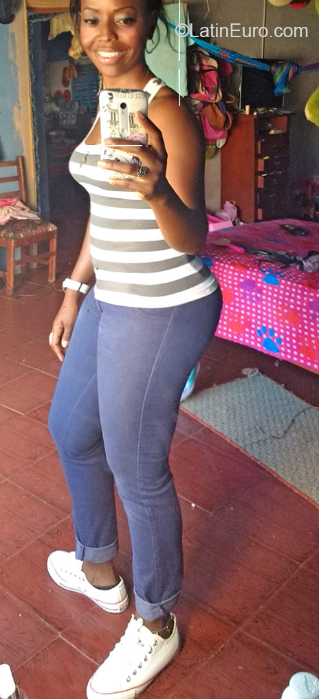 Date this hot Colombia girl Patricia from Villavicencio CO18497