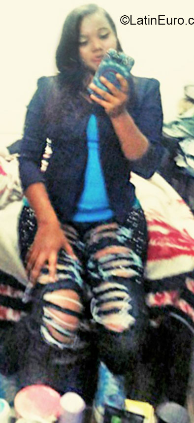 Date this cute Colombia girl Johanna from Bogota CO18501