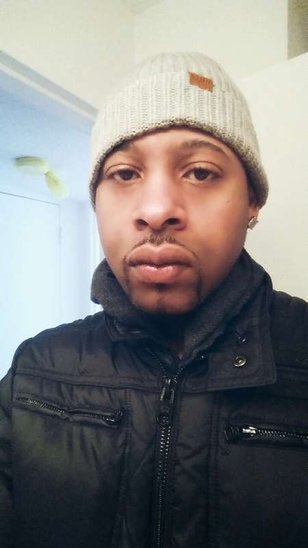 Date this foxy United States man Amari from Philadelphia US16882