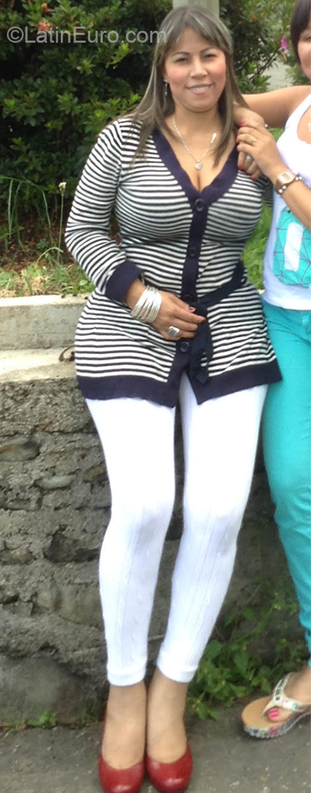 Date this pretty Colombia girl Luz from Medellin CO18510