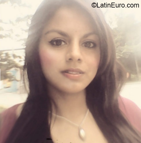 Date this cute Honduras girl Fernanda from Tegucigalpa HN1933