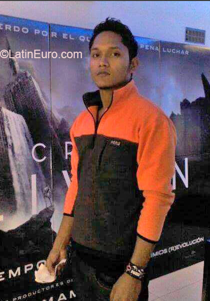 Date this tall Panama man Shemia from Panama PA845