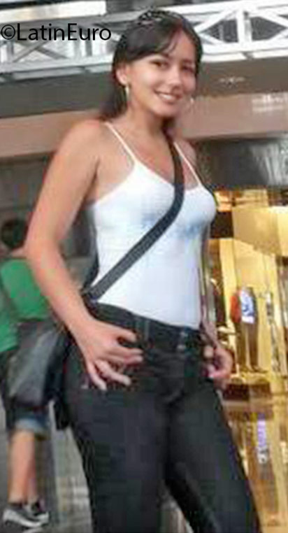 Date this sensual Colombia girl Lilia from Armenia CO18538