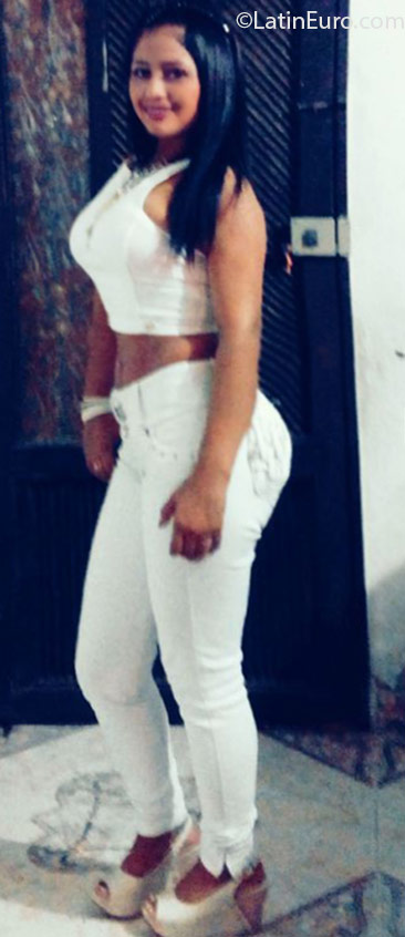 Date this foxy Colombia girl Briana from Medellin CO18553