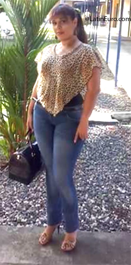 Date this georgeous Panama girl Merchel from Panama City PA854