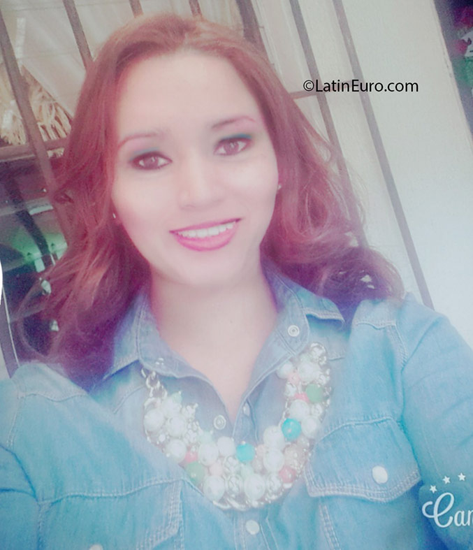 Date this georgeous Honduras girl Mariela from Tegucigalpa HN1968