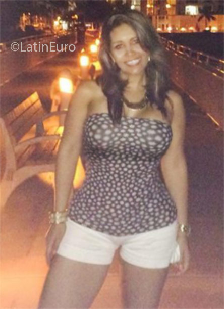 Date this good-looking Colombia girl CaritoCamacho from Bogota CO18581