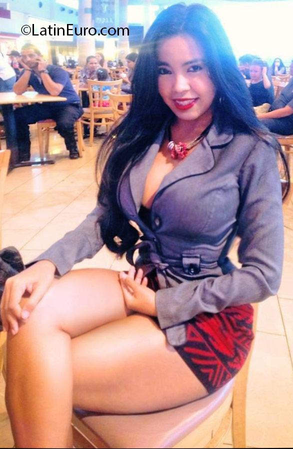 Date this georgeous Honduras girl Sara from Roatan HN1978