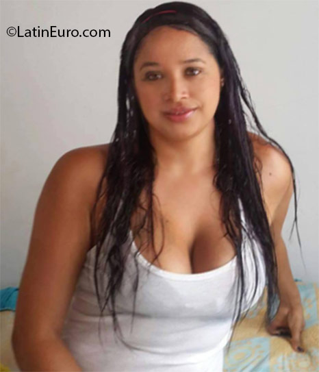 Date this hard body Colombia girl Andrea from Medellin CO18608