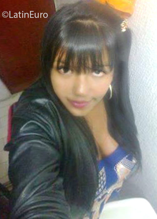 Date this exotic Colombia girl Denis from Bogota CO18628