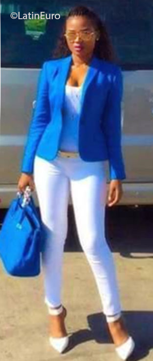 Date this foxy Jamaica girl Kariel from Kingston JM2258