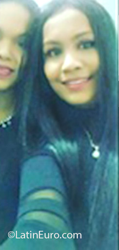 Date this athletic Colombia girl Paola from Barranquilla CO18656