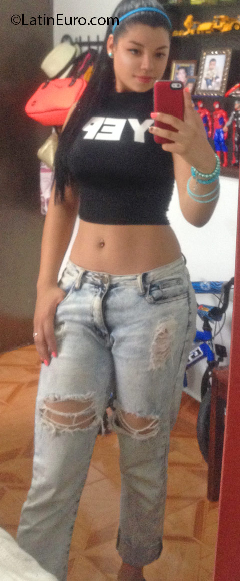 Date this fun Colombia girl Julieta from Medellin CO18670